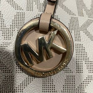 Michael Kors purse Color: White, tan, gray with gold hardware